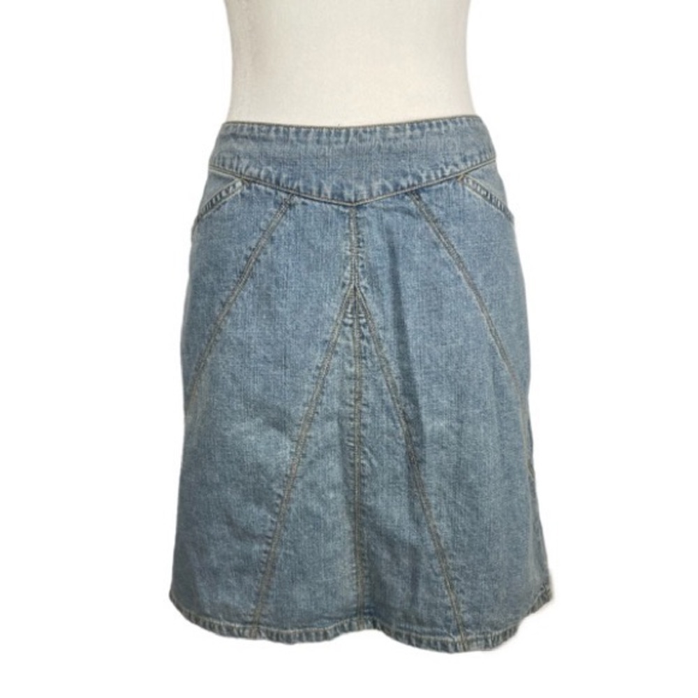 Vintage Union Bay Light Wash Jean Skirt with pockets and back slit size 7